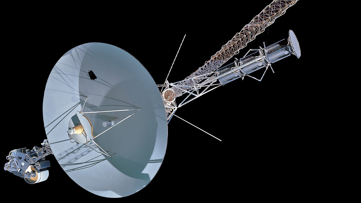 The Legendary Journey of Voyager 1 and Voyager 2: Conquering the Edges of the Solar System